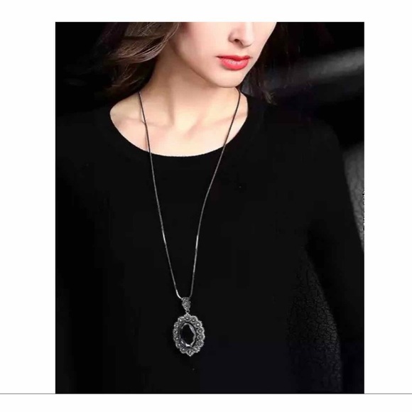 Gorgeous Cubic Zirconia Pendant Necklace - Picture 2 of 6